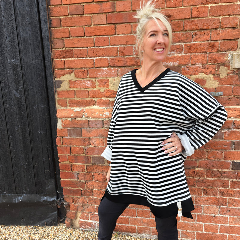 Daisy Oversized V Neck Scuba