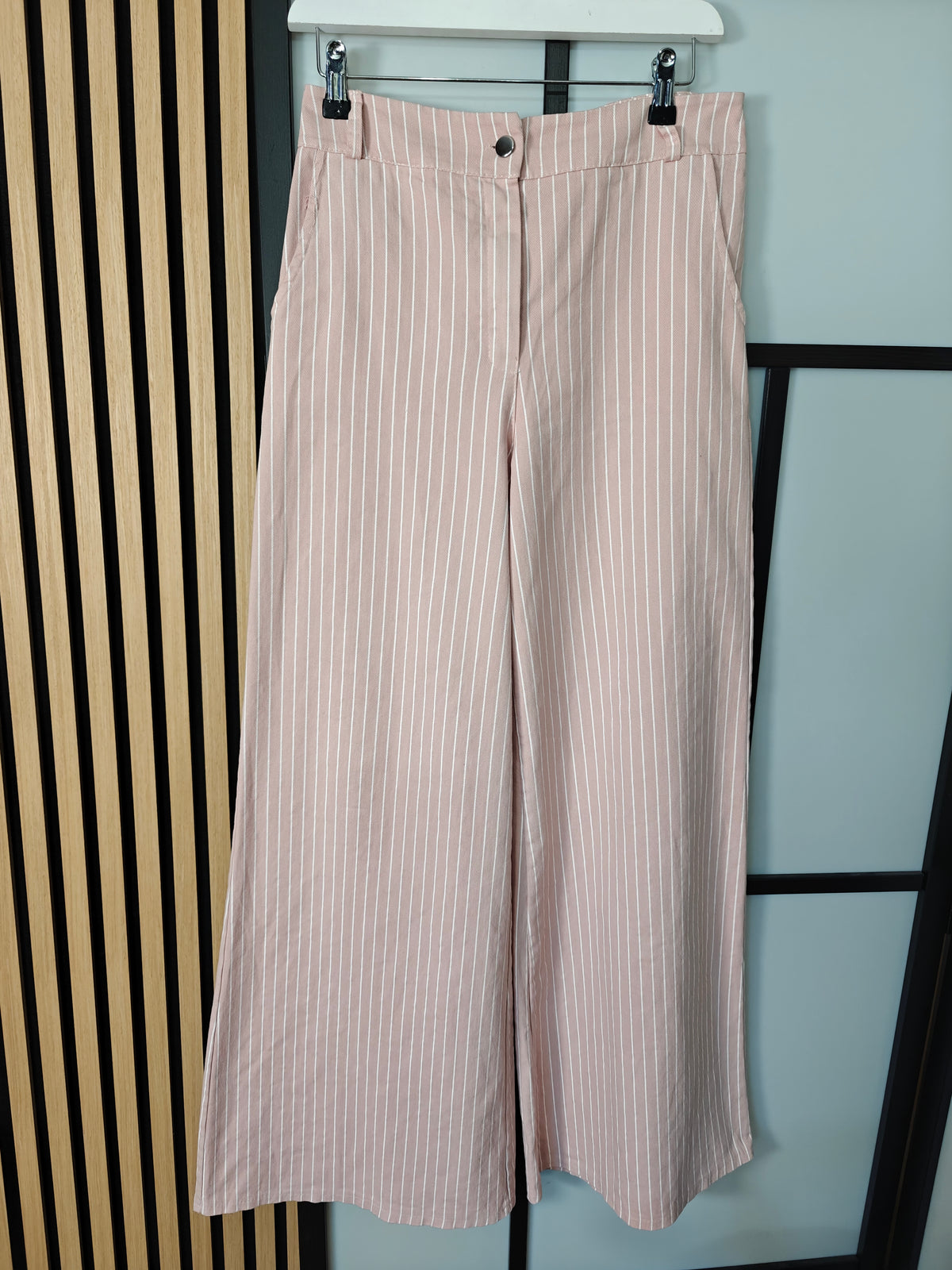 Jeans hanging pink colour 