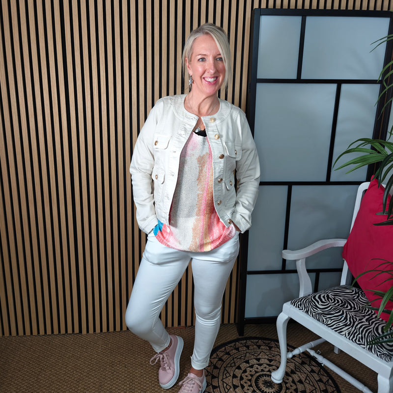 Jacket long sleeve gold buttons styled 