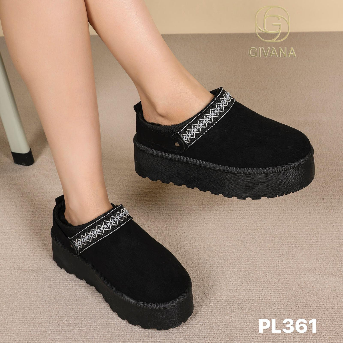 Diana  - Ugg Black Wedge