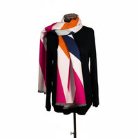 Elevate your everyday look with this bold-print cashmere-blend scarf, complete with short tassel detailing — effortlessly chic and makes a perfect gift.