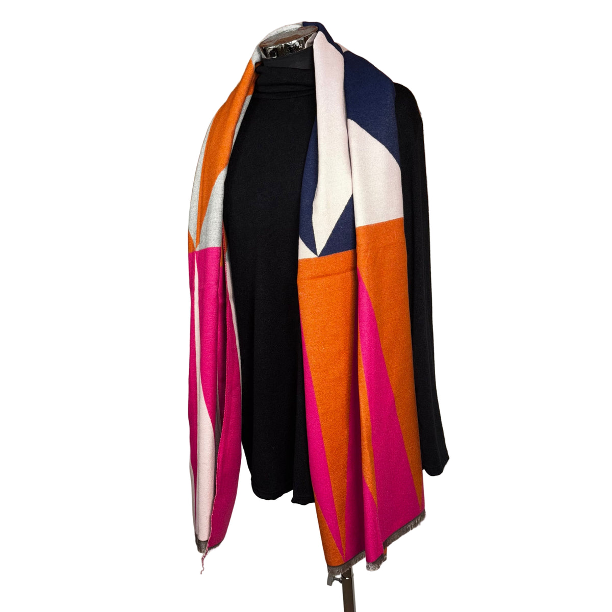Elevate your everyday look with this bold-print cashmere-blend scarf, complete with short tassel detailing — effortlessly chic and makes a perfect gift.