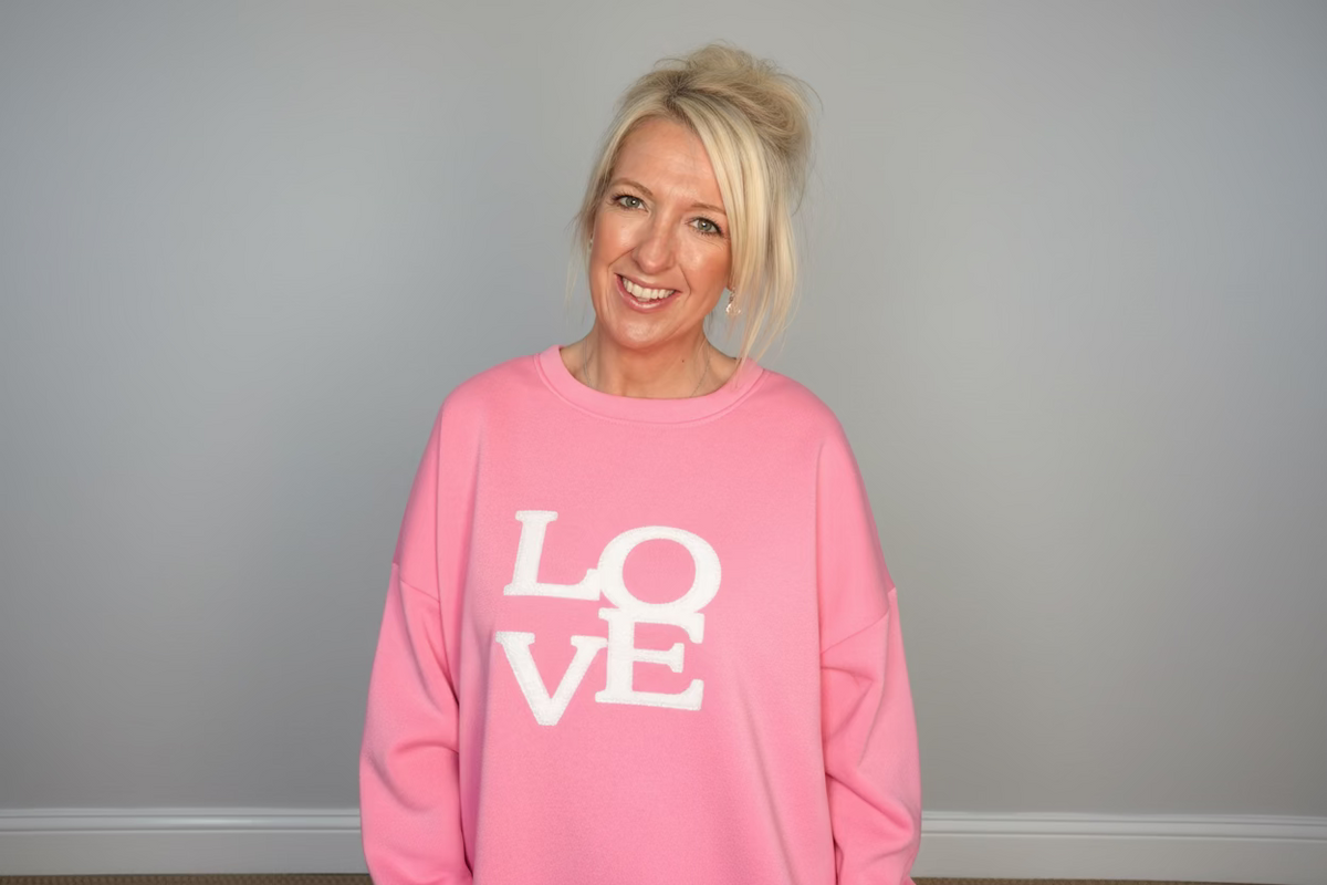 Lynn  LOVE jumper (Oversized)